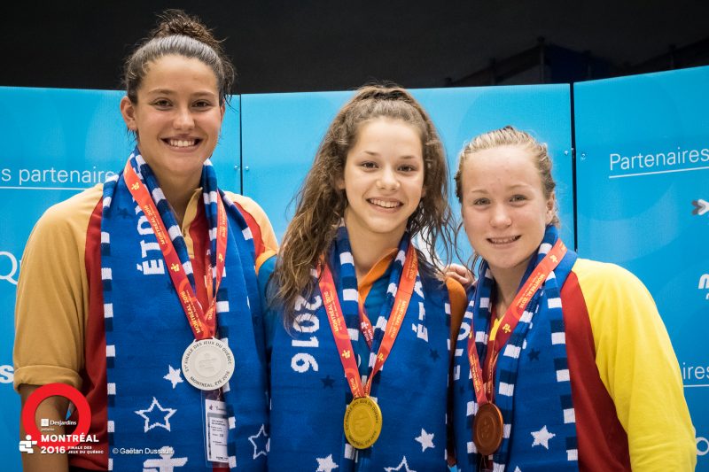 La nageuse Judith Sorel (à droite) de Saint-Marc-sur-Richelieu a gagné le bronze au 50m libre sous les couleurs de la Rive-Sud.