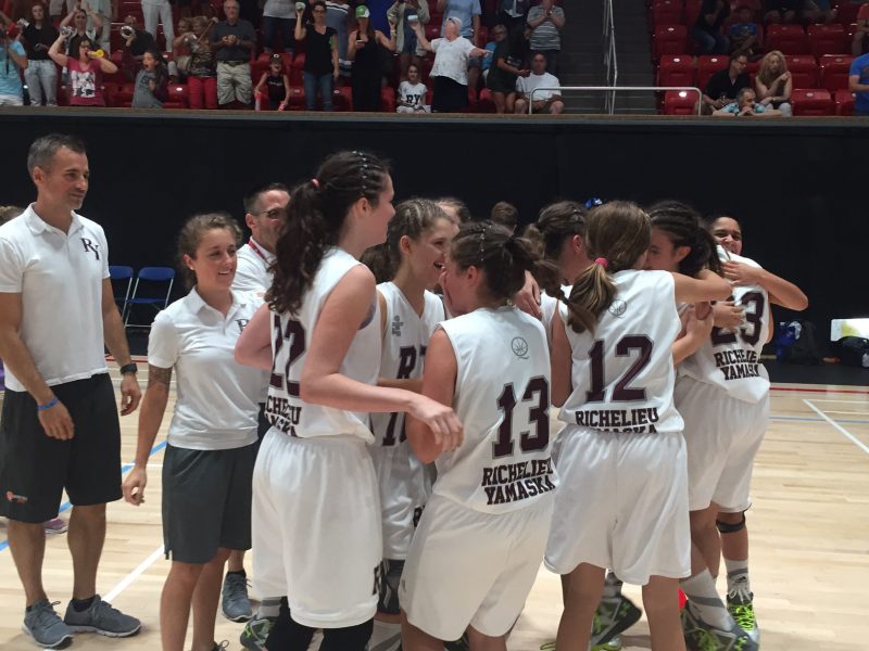 L’équipe féminine de basketball de Richelieu-Yamaska, qui comptait dans ses rangs les Beloeilloises Jessica Yelle, Meggie-Rose Pauzé et Florence Gosselin, a remporté le bronze.