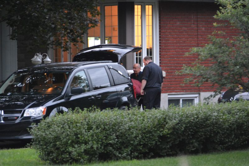 Le corps de Cheryl Bau Tremblay a été sorti de sa résidence autour de 20 h30, jeudi.
