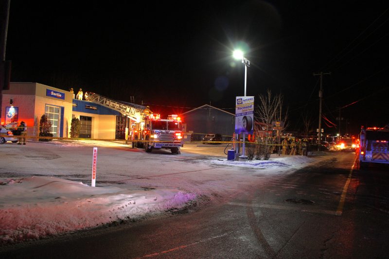 Les pompiers sont intervenus au commerce Napa Garage de McMasterville.