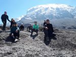 Ascension du Kilimandjaro: défi réussi pour les grimpeurs de l’AVRDI