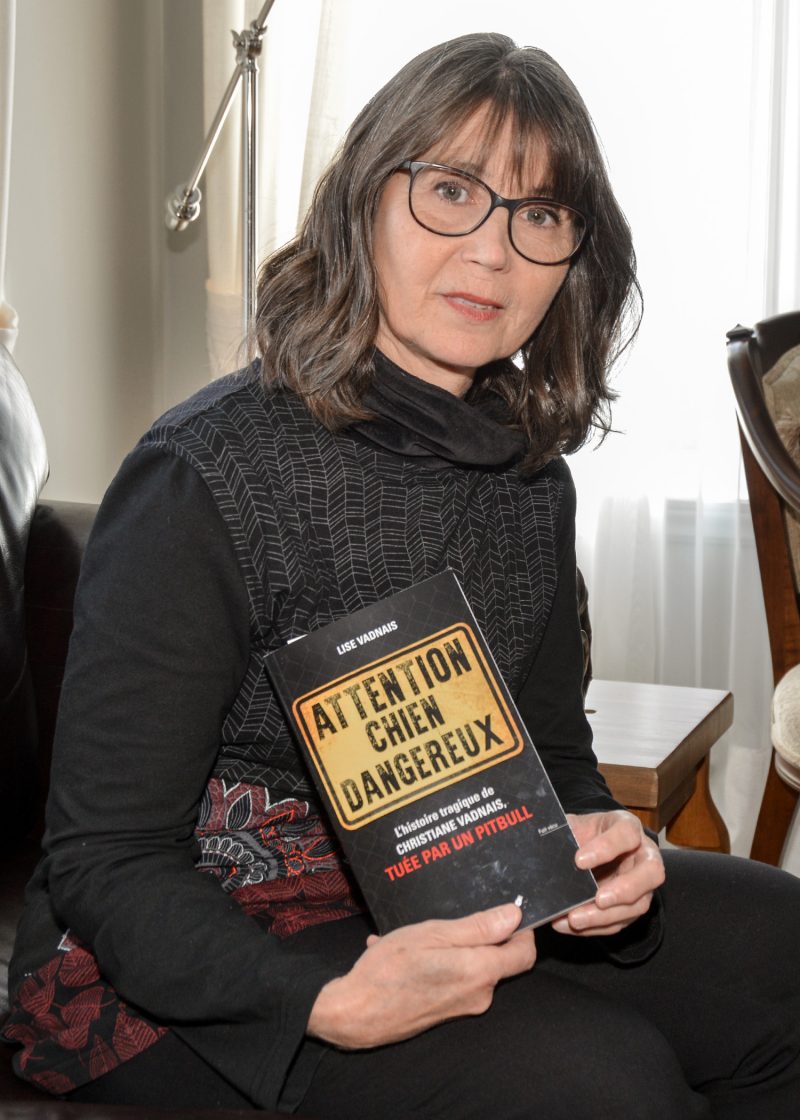 Attention chien dangereux est la croisade de Lise Vadnais. Le livre entremêle l’histoire de sa sœur et des arguments pour bannir les pitbulls.Photo François Larivière | L’Œil Régional ©