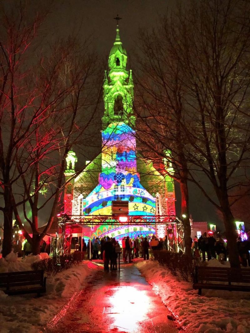 En 2019, la 5e édition de Showfrette Week-end en lumière avait attiré un nombre record de 4500 participants sur le parvis de l’église Saint-Matthieu dans le Vieux-Belœil. Un succès qu’on espère répéter – et dépasser – les 28 et 29 février. Photo Agence MOBUX