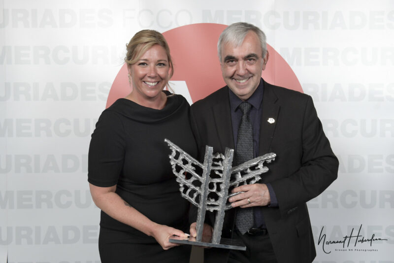 Geneviève Fournier, vice-présidente Marketing, Expérience client chez Hydro-Québec, et Alain Brunelle, président-directeur général chez Demers Ambulances. Photo gracieuseté Normand Huberdeau