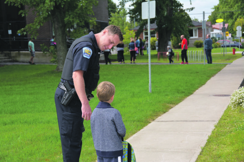 Les policiers feront sentir leur présence à la rentrée scolaire pour notamment guider les parents et enfants. Photo gracieuseté