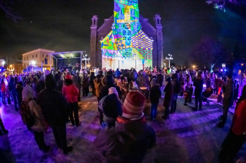 Projections sur l‘église Saint-Matthieu. Photo Wiktor Pajor