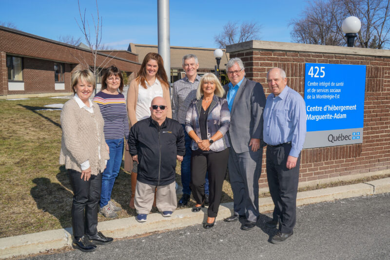 Le comité organisateur de La Classique Gilbert Desrosiers : Johanne Marceau, Lise Langlois, Anne Durocher,  Pierre Vallée, Jacques Rémi, Martine Blais, Martin Lesage et Daniel Leboeuf.
Photo François Larivière.