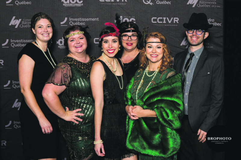 L’équipe de la CCIVR lors du Gala Grand-Richelois : Gabrielle Neveu-Duhaime, Kim Benny, Marie-Claude Lizée, Bibiane Richer, Julie La Rochelle et Mathieu Auclair. Photo gracieuseté Brophoto