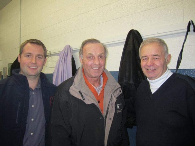 Frédéric Brisson en compagnie de son père et de Guy Lafleur. Photo gracieuseté 