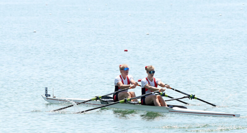 Marilou Duvernay-Tardif en pleine action avec sa coéquipière. Photo Rowing Canada aviron et Detlev Seyb