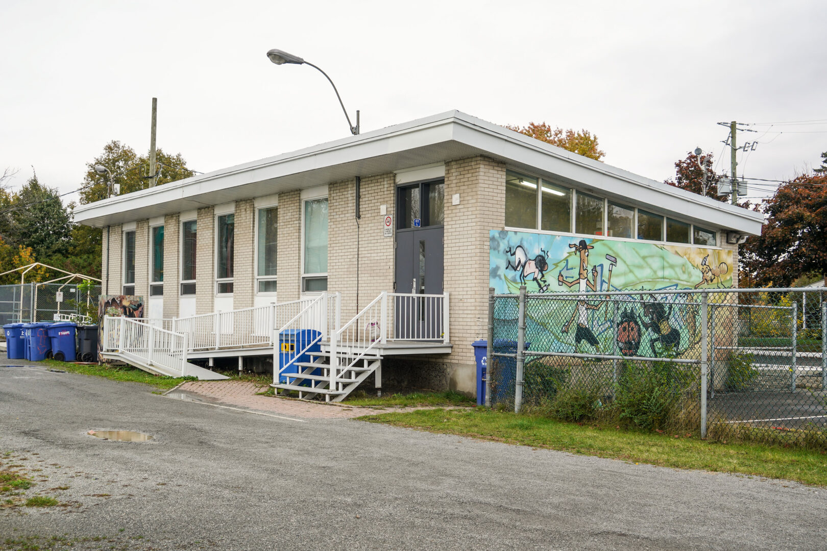 Selon les soumissions reçues, il en coûterait 800 000 $ pour rénover le chalet Claude-Barrett, où se trouve le pavillon belœillois de la Maison des jeunes des Quatre Fenêtres, alors que les budgets prévus tournaient plutôt autour de 200 000 $. Photo François Larivière | L’Œil Régional ©