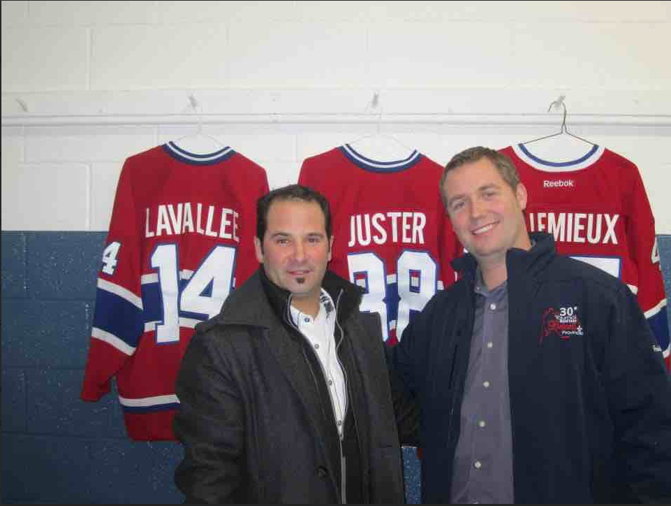 Patrick Juster et Frédéric Brisson, les deux co-capitaines de l’équipe locale qui affrontera les Anciens Canadiens. Photo gracieuseté