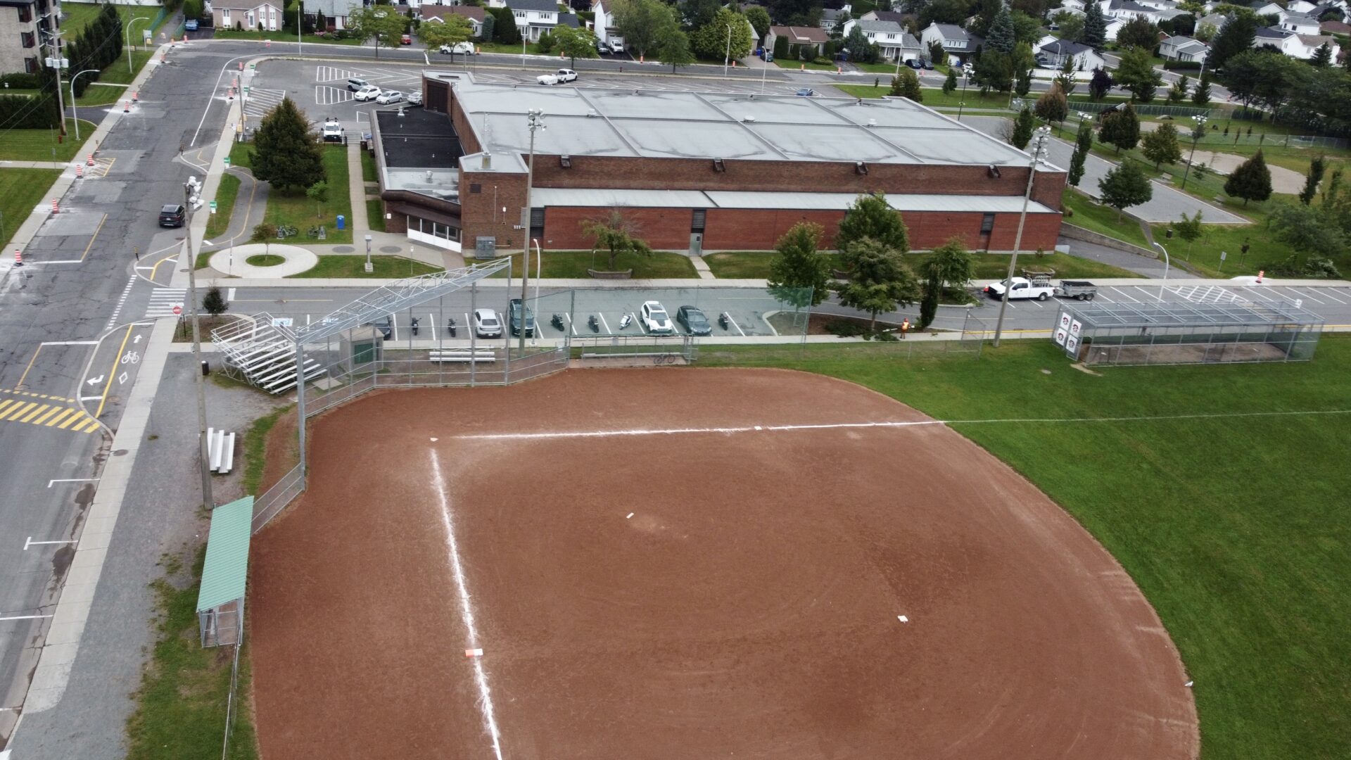 Quelques semaines après avoir annoncé en grande pompe un projet d’infrastructures récréatives qui pourraient inclure, entre autres, un nouveau complexe sportif avec deux glaces et un terrain de baseball, plusieurs élus de Belœil ont senti le besoin de relativiser l’annonce. Photothèque | L’Œil Régional ©