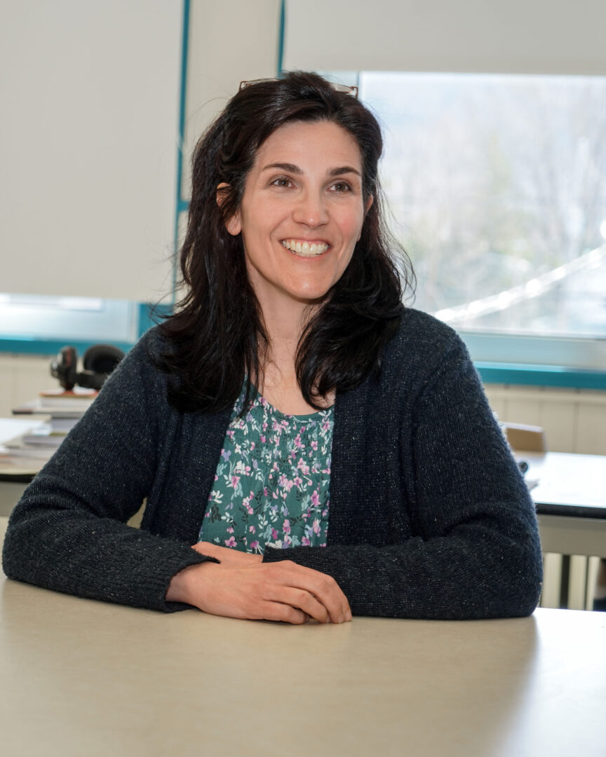 La résidente de McMasterville Carla Alessandra Rossignoli Agostini apprend le français depuis deux ans à Belœil. Photo François Larivière | L’Œil Régional ©