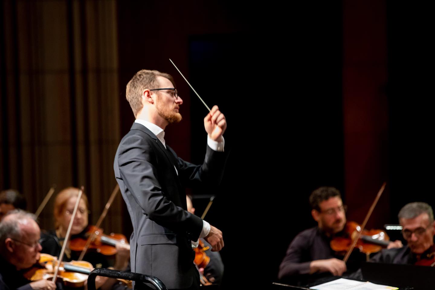 Étienne Lemieux-Després a dirigé l’Orchestre symphonique de Chypre pour deux mouvements d’une symphonie de Mozart. Photo Kyriacos Arkatites