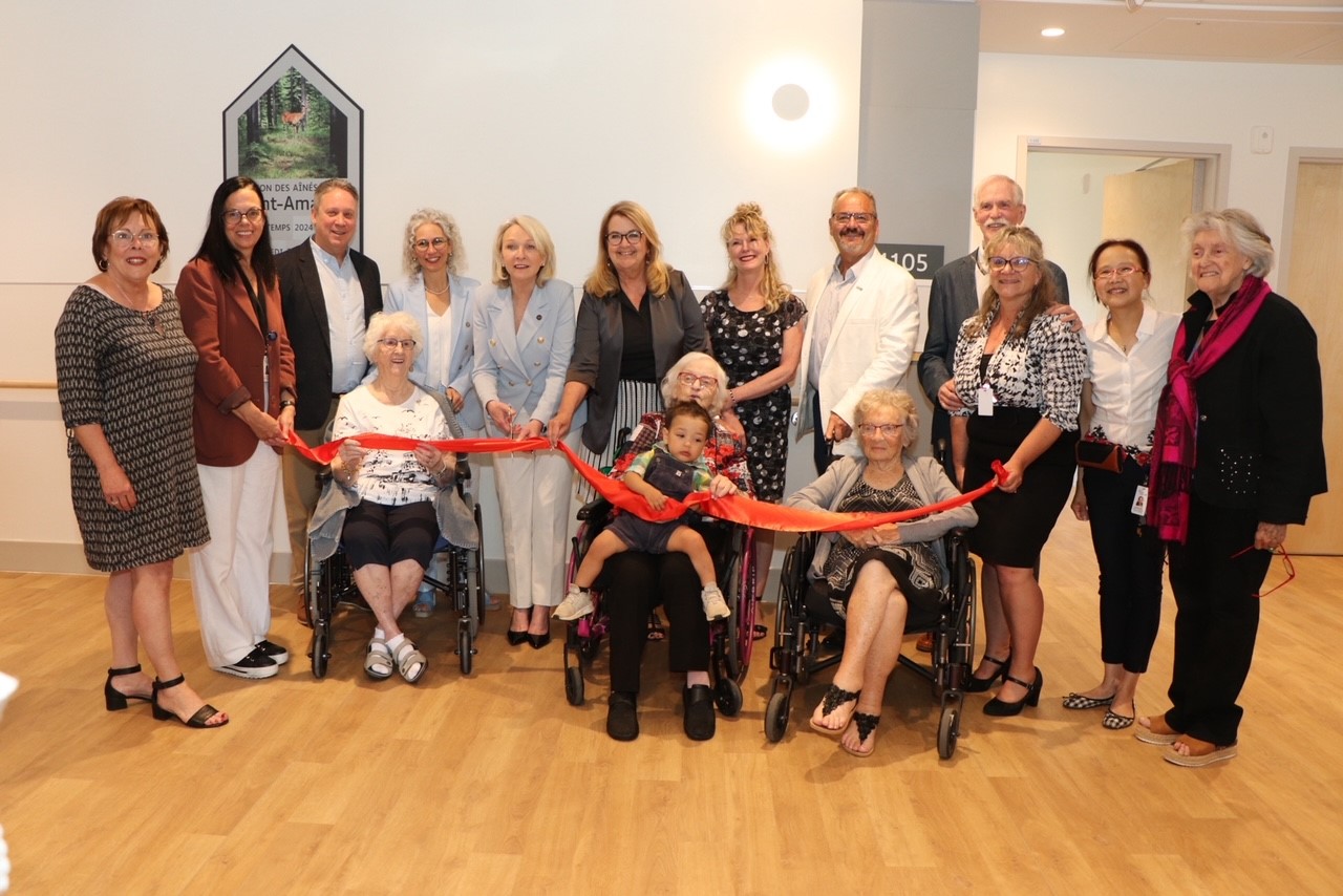 La Maison des aînés de Saint-Amable a été inaugurée en mai en présence de la ministre responsable des aînés et ministre déléguée à la Santé, Sonia Bélanger, ainsi que de la ministre de la Famille, Suzanne Roy. Photo gracieuseté