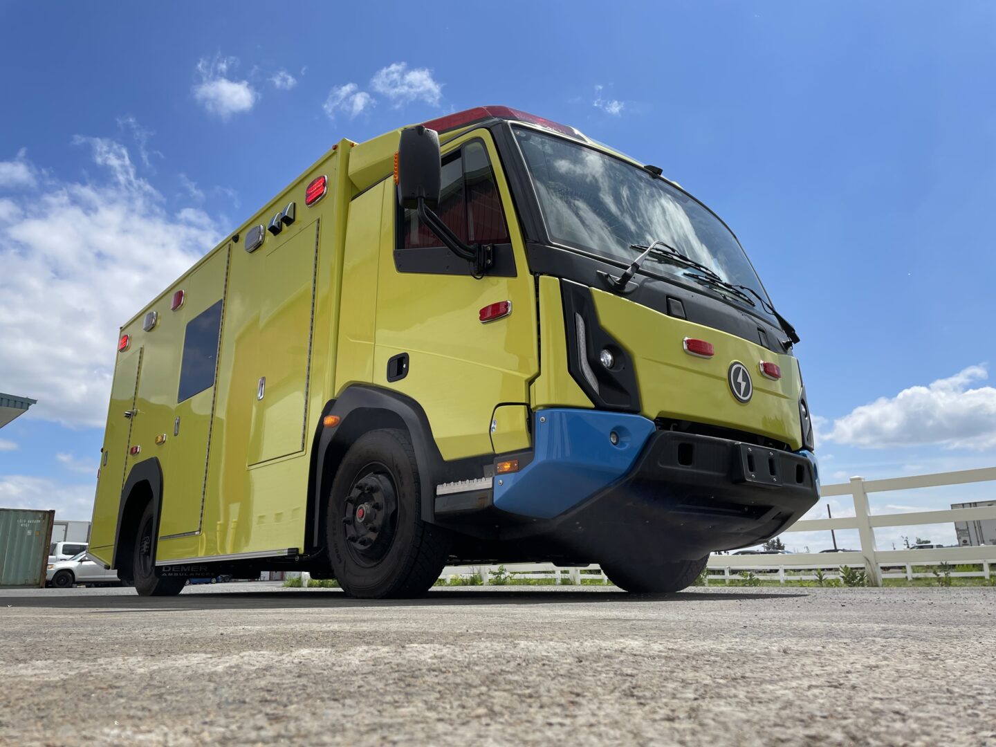 Demers Ambulance déploie des ambulances 100 % électriques dans le cadre d’un projet-pilote. Photo gracieuseté.