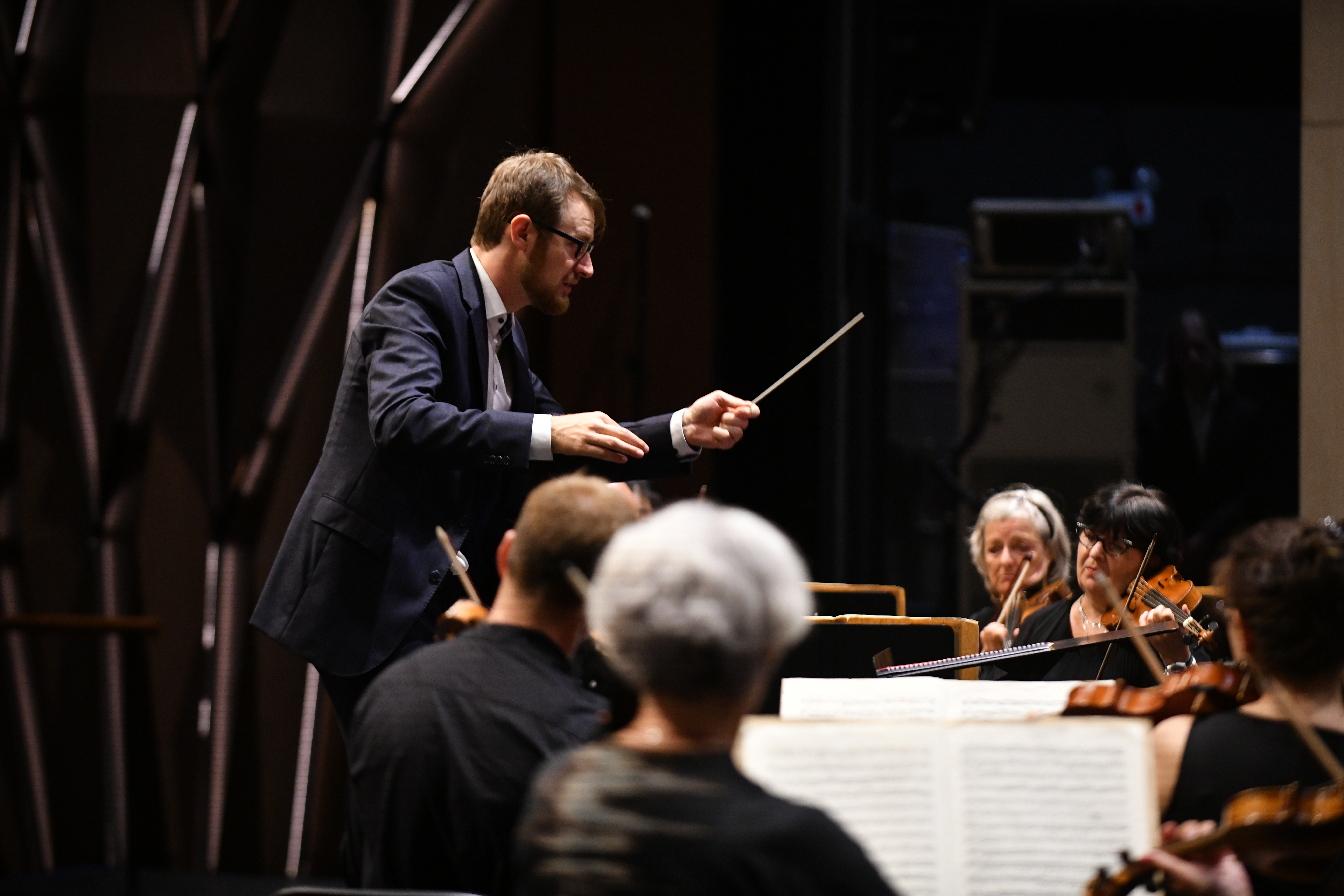 Ces dernières semaines, le chef d’orchestre Étienne Lemieux-Després a dirigé Les Musiciens du Louvre lors d’un séjour d’une semaine au Ho Guom Opera House de Hanoï, au Vietnam. Photo gracieuseté