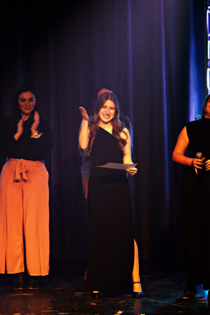 Grande gagnante de la finale locale à l’École d’éducation internationale, Lorena-Flavia Apian repart avec le Grand prix du jury et représente son école à la finale régionale en mars. Photo gracieuseté