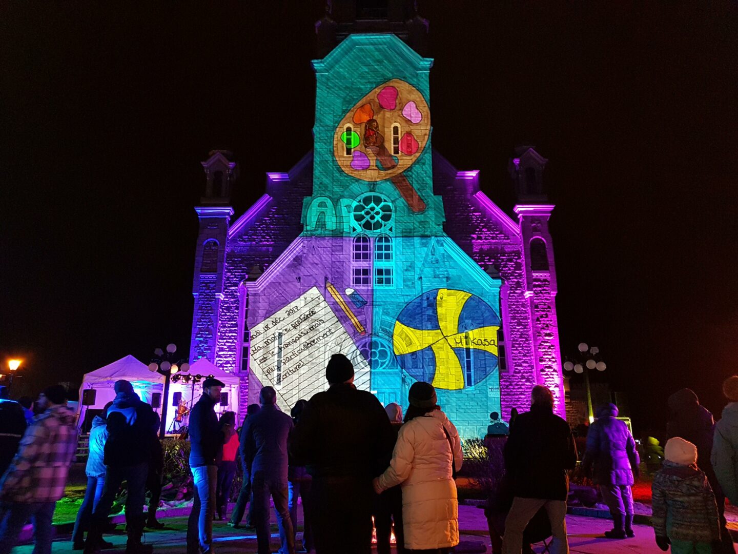 Projection sur l’église pendant Showfrette. Photothèque | L’Œil Régional ©