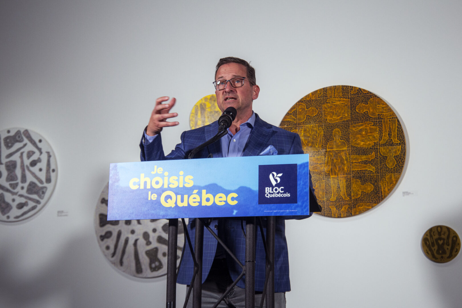 Yves-François Blanchet a dévoilé ses engagements locaux pour Belœil-Chambly la semaine dernière, incluant celui de faire une veille sur tout développement entourant le projet de la tour Telus à Otterburn Park pour éviter qu’il aille de l’avant sans acceptabilité sociale dans la région. Photo Camila Frenière-Gaviño | L’Œil Régional ©