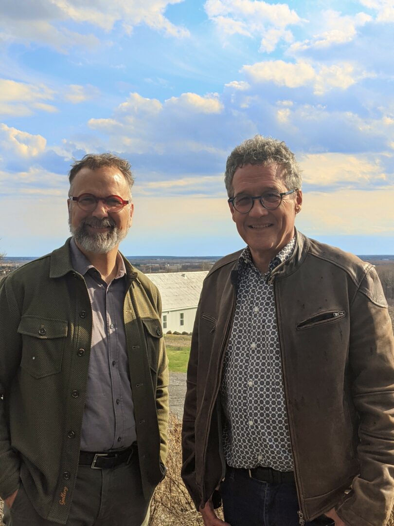 Le maire Marc-André Guertin en compagnie de son nouveau candidat Louis Toner.
Photo gracieuseté.