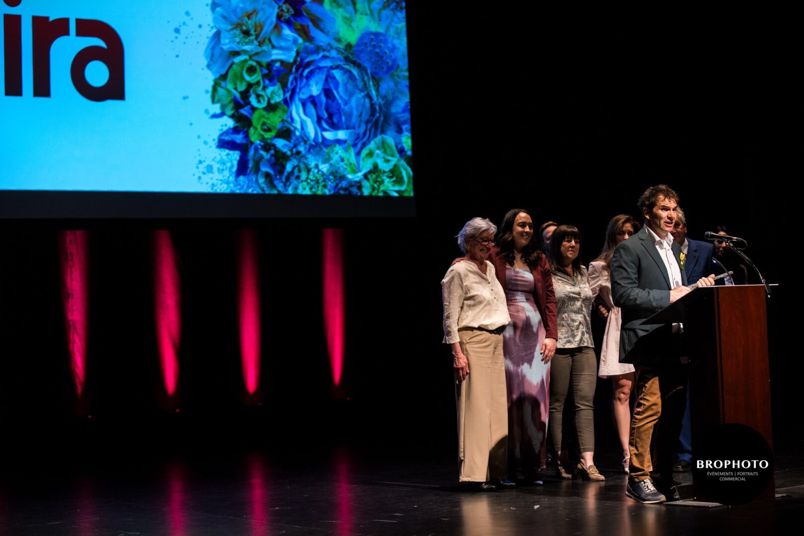 Nicholas St-Pierre a été doublement honoré au Gala Illumina, recevant les prix de Fier dirigeant et d’entreprise de l’année pour Mira, fondée par ses parents il y a 45 ans.
Photo Brophoto
