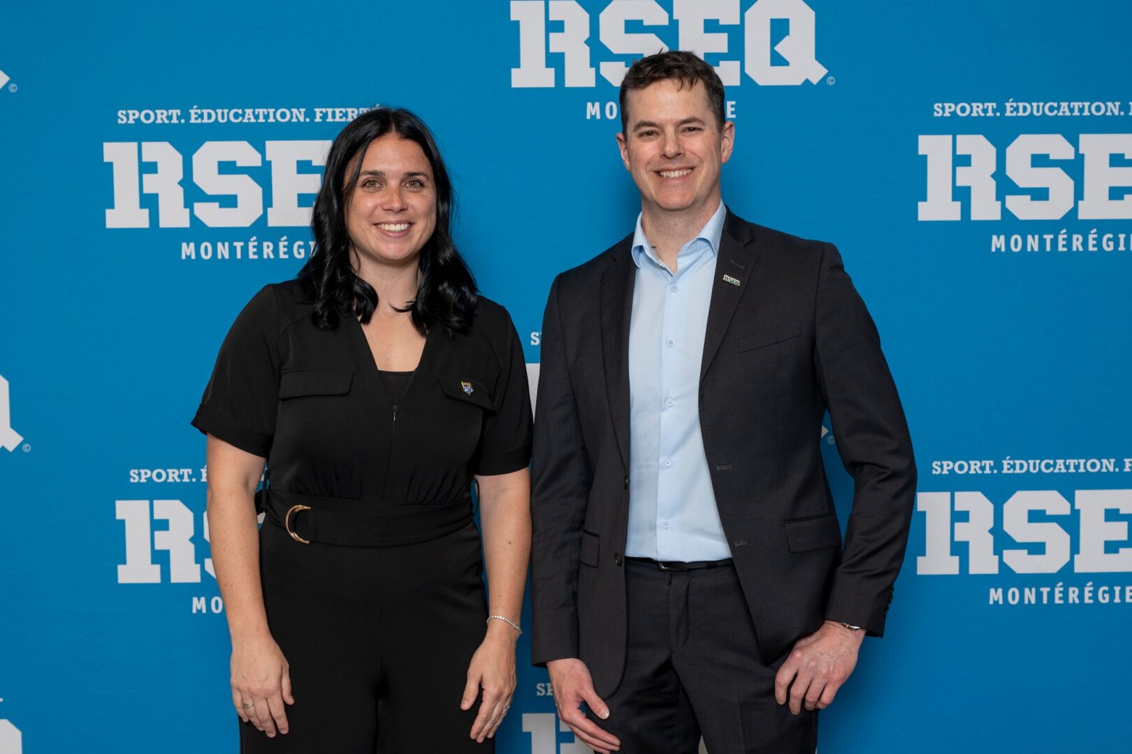 La joueuse des Roses de Montréal, Andréanne Gagné, en compagnie du directeur général du RSEQ Montérégie, Hugo Roy. Photo gracieuseté