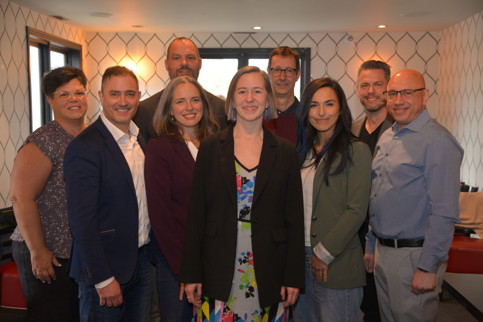 Le parti Oser Belœil, à l’avant : Marie-Claude Durette (district 1), Stéphane Lepage (district 6), Julie Lavoie (district 5), Nadine Viau (mairie), Cynthia Mondou (district 7) et Karim-André Laz (district 3); à l’arrière : Martin Dubreuil (district 8), Jérôme Dognin (district 4) et Jonathan Brisson (district 2). Photo Luc Gélinas