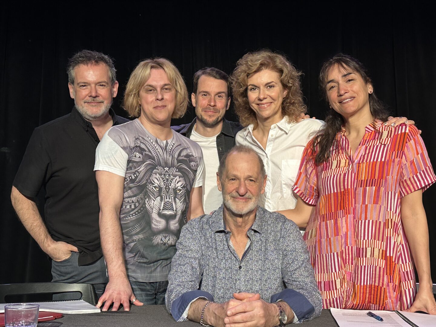 Il sera possible de découvrir à partir du 13 juin la pièce Mécanique Raymond au Théâtre des Hirondelles. On reconnaît, à l’avant, l’acteur Roger La Rue et, à l’arrière, l’auteur et metteur en scène Stéphan Allard et les acteurs Alex Perron, Lucien Ratio, Myriam LeBlanc et Geneviève Rochette. Photo gracieuseté