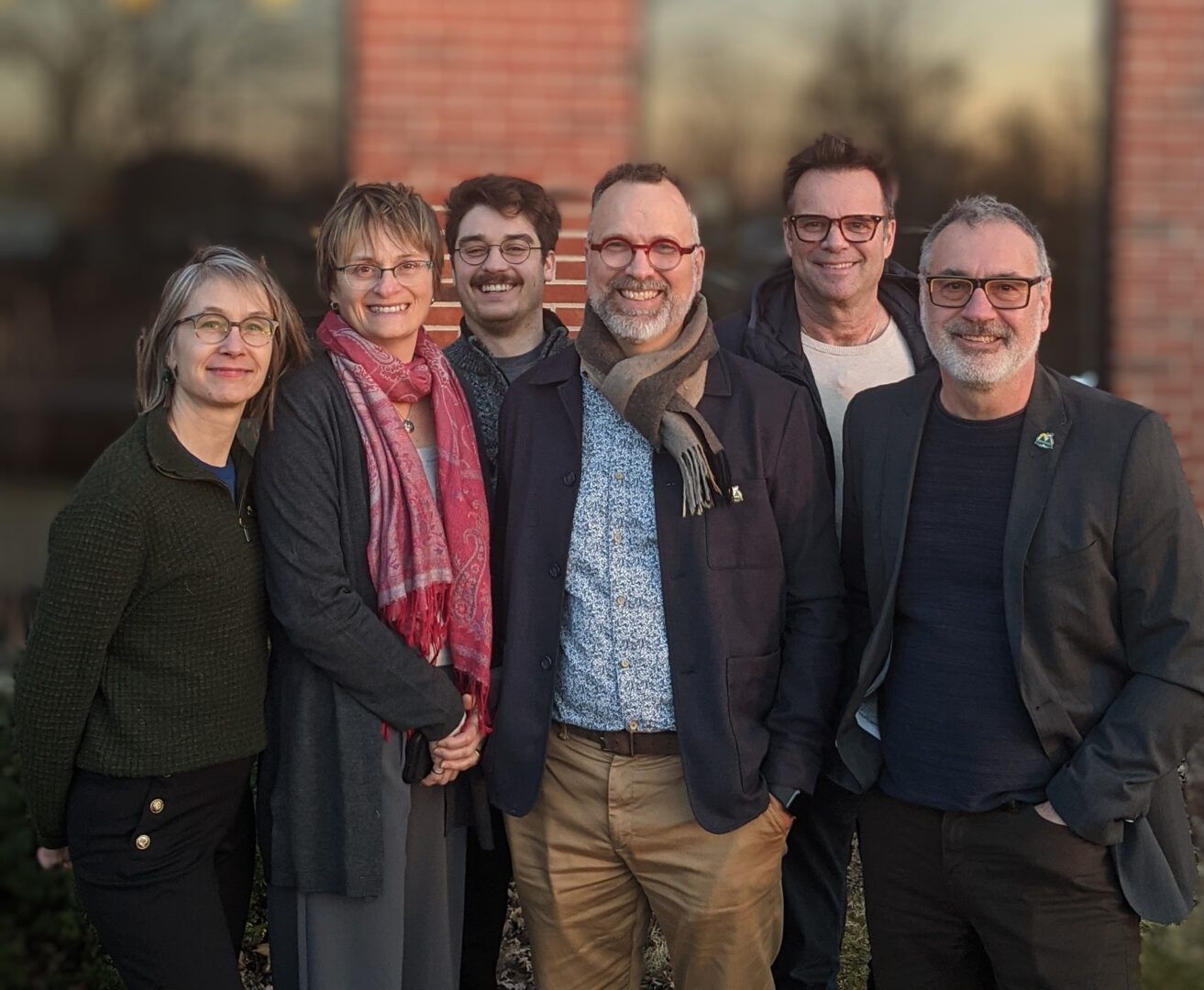 Le maire Marc-André Guertin entouré de tous les autres membres élus de Transition MSH. Photo gracieuseté