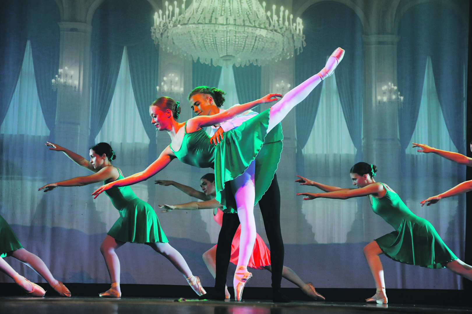 L’Atelier de ballet classique de Saint-Hilaire a souligné ses 50 ans d’existence avec deux spectacles hauts en couleur tenus en mai à Saint-Hyacinthe. Photo gracieuseté
