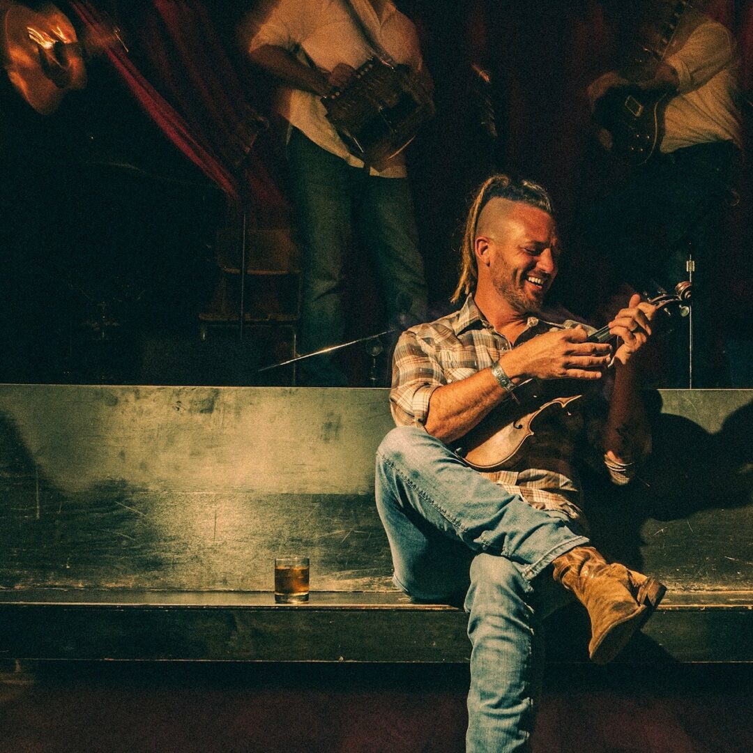 Jourdan Thibodeaux représente fièrement son héritage cajun en participant pour la première fois à Chants de Vielles. Photo Nathan Tucker