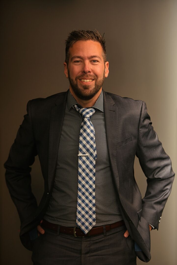 Stéphane L’Abbé affirme que son expérience de gestionnaire lui permettra de soulever les défis de la mairie d’Otterburn Park. Photo gracieuseté