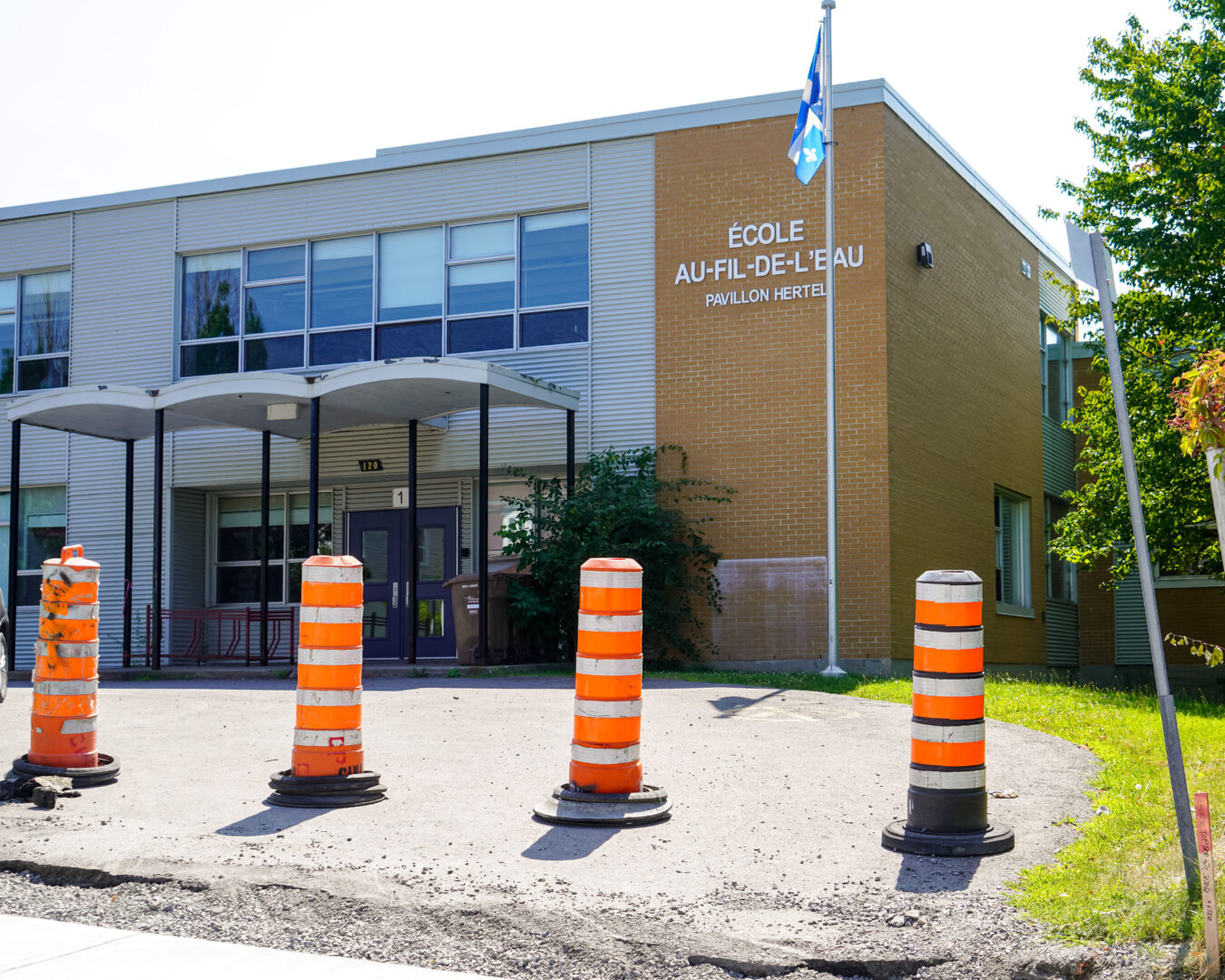 Les travaux de réfection renforceront la sécurité des élèves de l’école Au-Fil-de-l’Eau.Photo François Larivière | L’Œil Régional ©