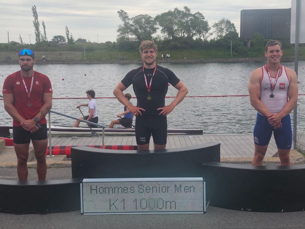 Vincent Jourdenais, au centre, aux Essais de l’équipe canadienne. Photo: Facebook, Club de canoë-kayak de vitesse de Trois-Rivières