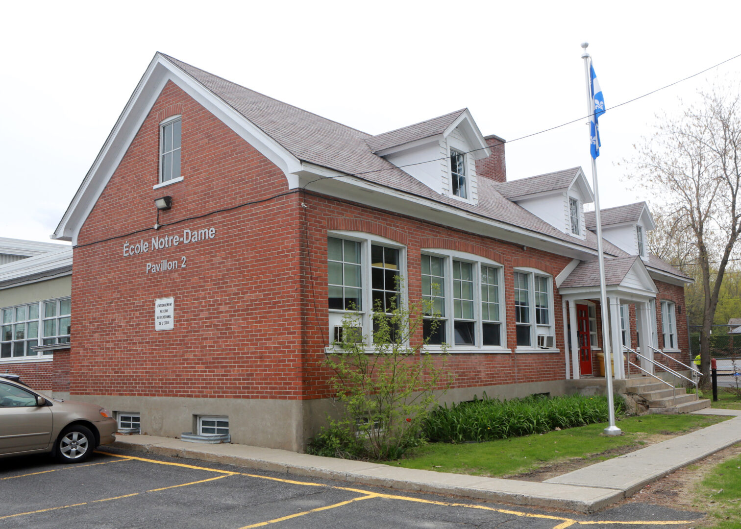 Otterburn Park devrait pouvoir procéder à un échange de terrains avec le CSSP lors de l’ouverture de la nouvelle école et la fermeture des deux pavillons de l’école primaire Notre-Dame. La Ville souhaite toujours pouvoir mettre la main sur le terrain du pavillon 2, situé sur le chemin des Patriotes. Photothèque | L’Œil Régional ©