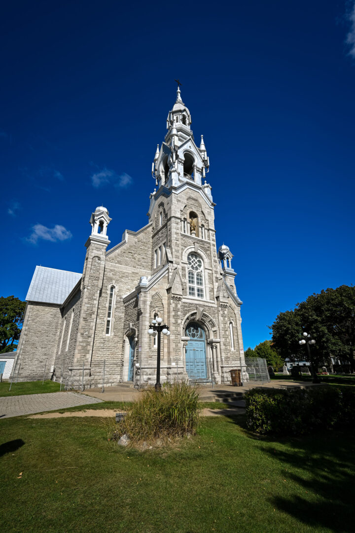 Olivier Cholette aurait voulu prendre possession de l’église Saint-Matthieu afin de la transformer en salle de spectacle. Photo François Larivière | L’Œil Régional ©