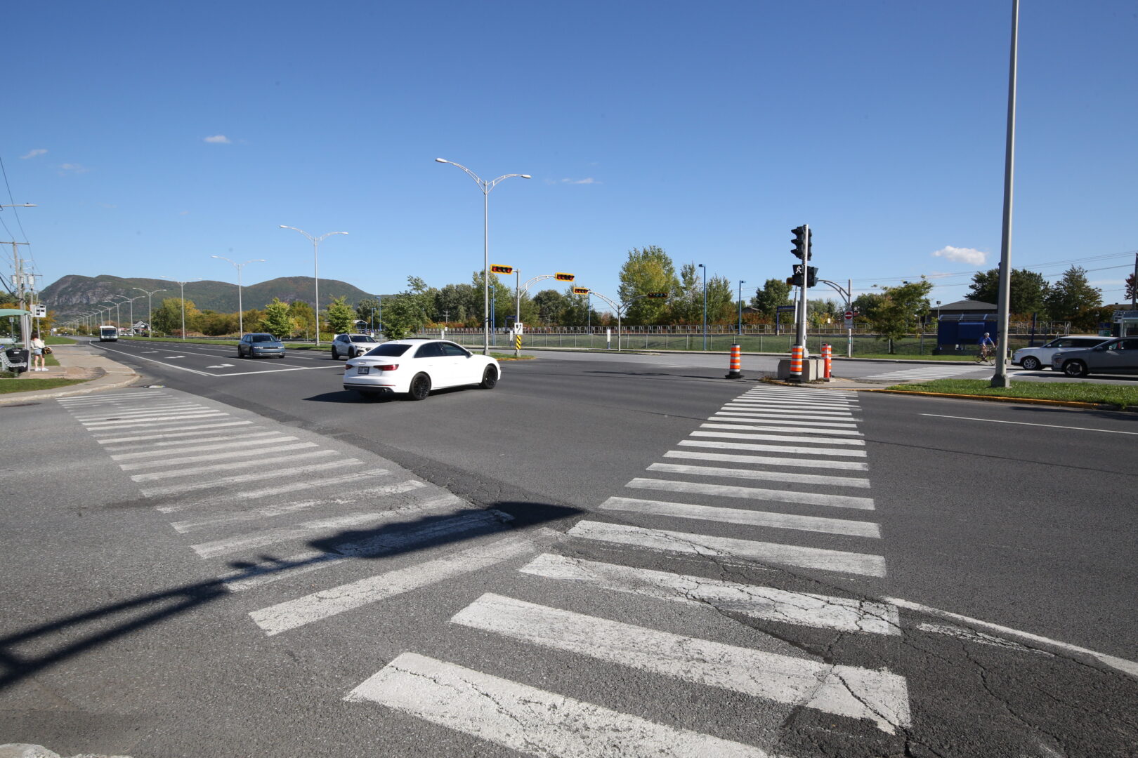 La traverse piétonnière de l’intersection de la 116 et de la rue Tétrault. Photo Robert Gosselin | L’Œil Régional ©